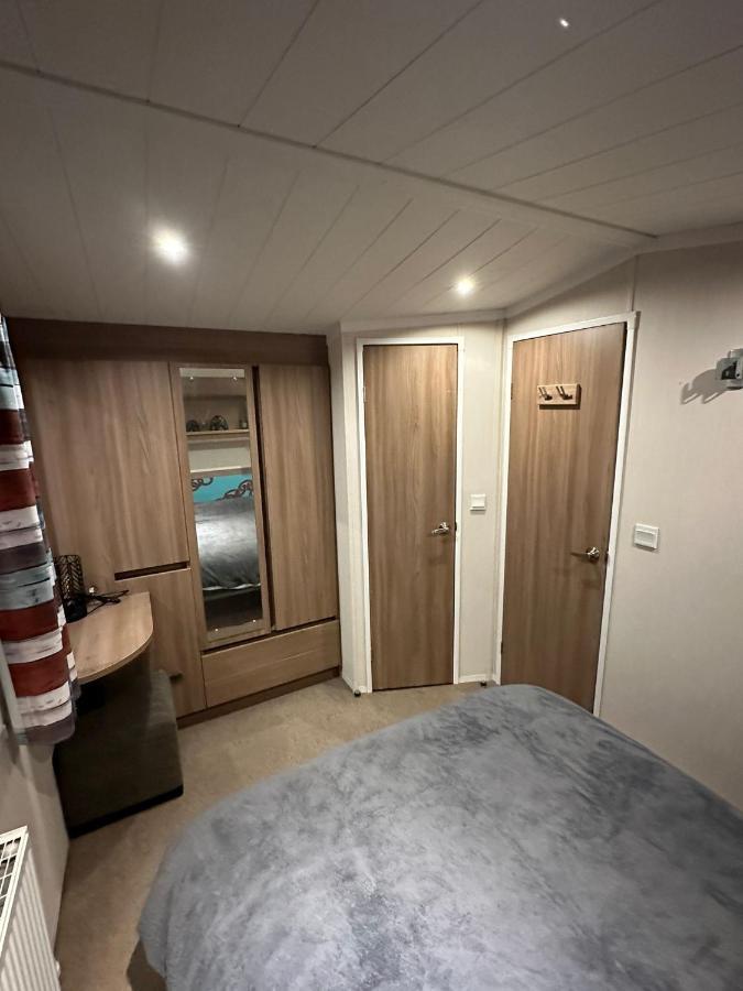 Luxurious 6 Berth Swift Bordeaux On Lyons Robin Hood Rhyl Villa Meliden Exterior photo